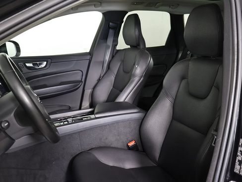 Used 2023 Volvo XC60 B5 Plus AWD/4WD image 30