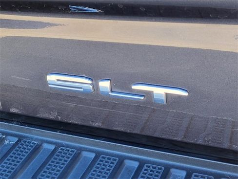 Used 2023 GMC Sierra 1500 SLT image 5