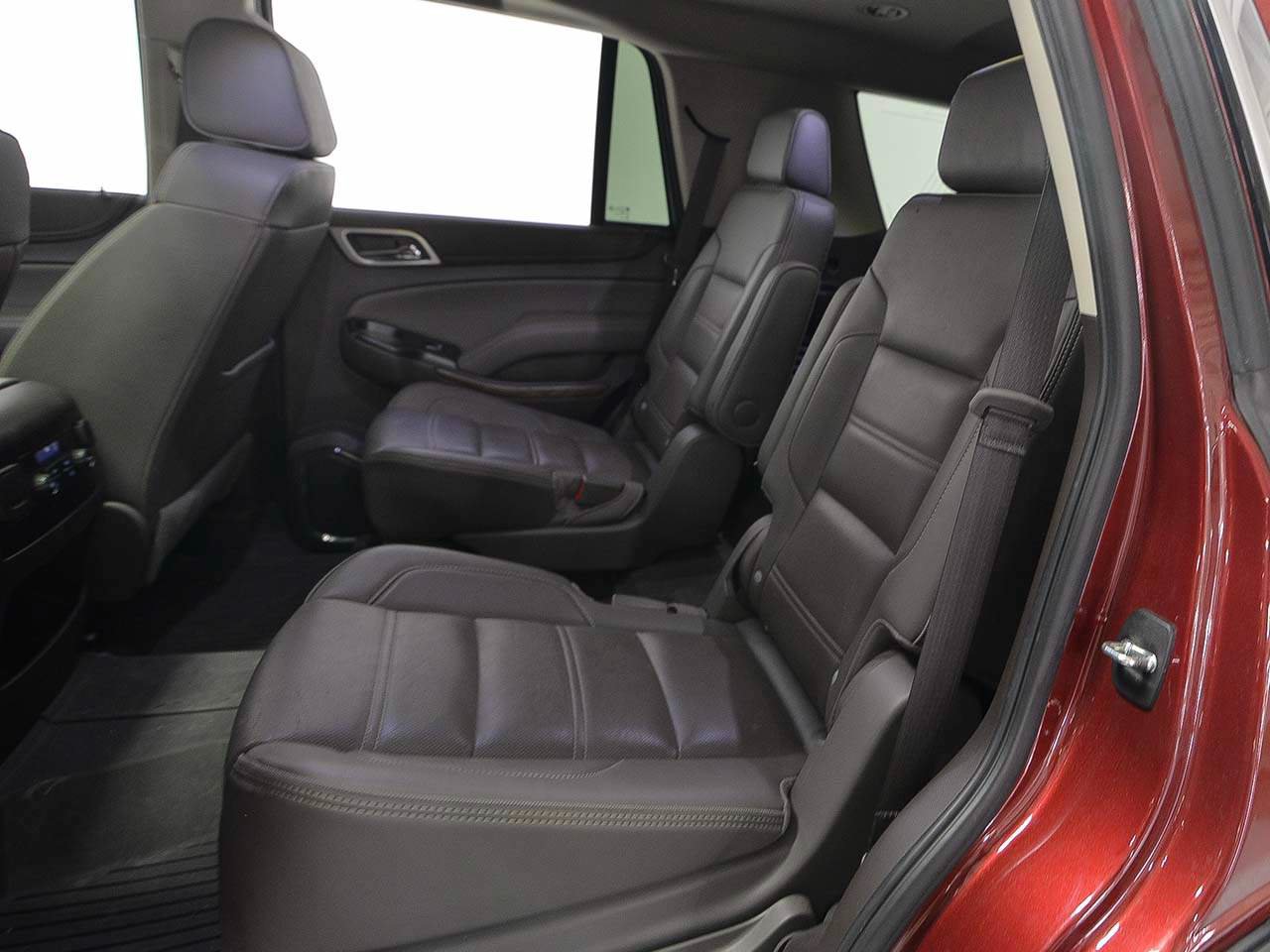 Used 2020 GMC Yukon Denali w/ Denali Premium Package AWD/4WD image 12