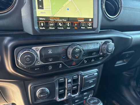 Used 2021 Jeep Wrangler Unlimited Sahara image 27