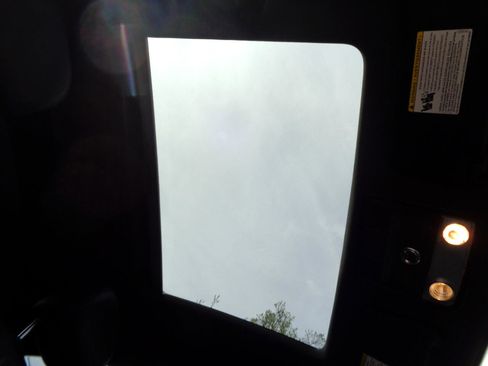 Used 2012 Volkswagen Beetle 2.0T image 9