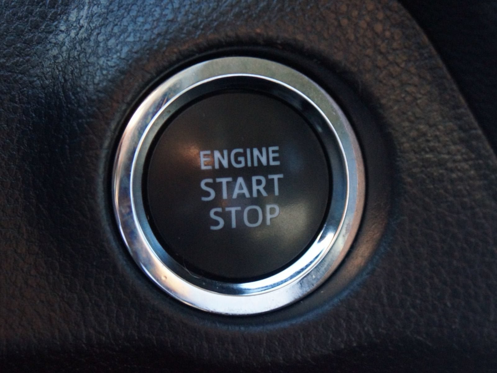 Used 2025 Toyota RAV4 XLE FWD image 8