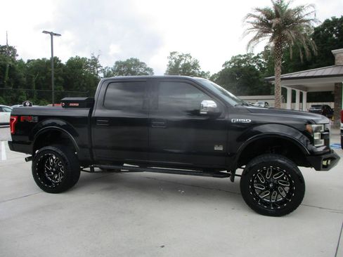 Used 2017 Ford F150 XLT w/ Equipment Group 302A Luxury AWD/4WD image 9