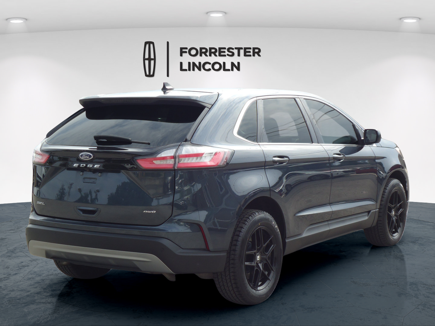 Used 2024 Ford Edge SEL w/ Convenience Package AWD/4WD image 3