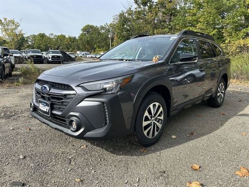 New 2025 Subaru Outback Premium image 4
