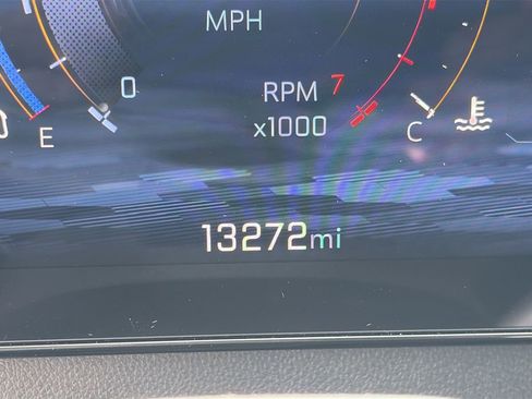 Used 2024 Chevrolet Traverse RS w/ LPO, Floor Liner Package AWD/4WD image 19