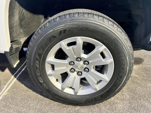 Used 2022 Chevrolet Colorado LT w/ Fleet Safety Package image 48