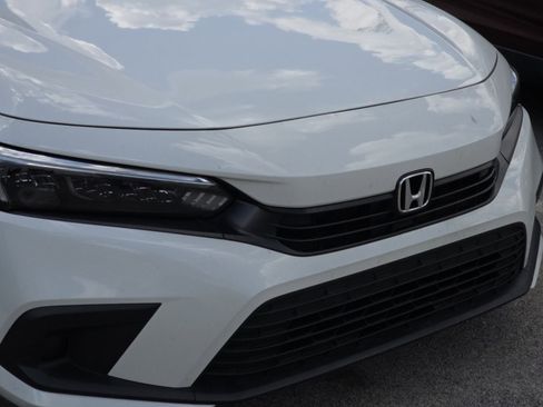 Used 2023 Honda Civic Sport image 6