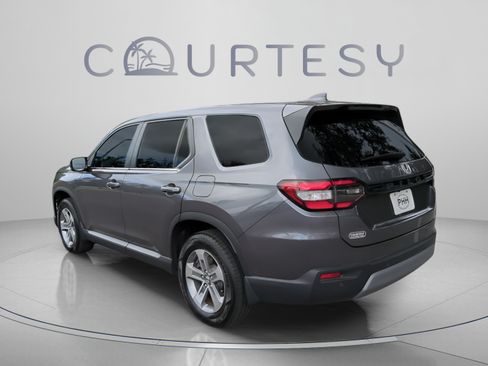Certified 2025 Honda Pilot EX-L image 5