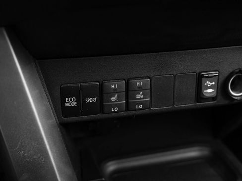 Used 2017 Toyota RAV4 Limited FWD image 25