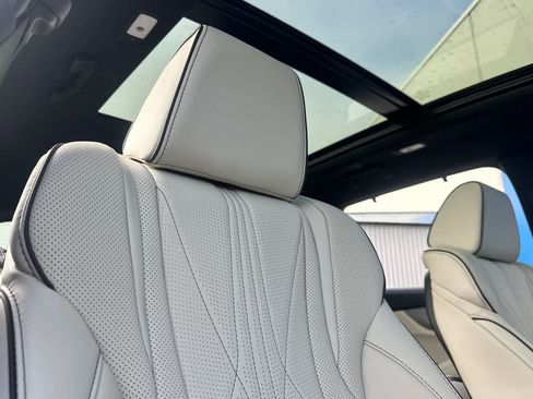 Used 2025 Acura MDX A-Spec image 14