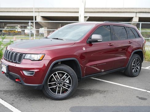Used 2021 Jeep Grand Cherokee Trailhawk AWD/4WD image 3