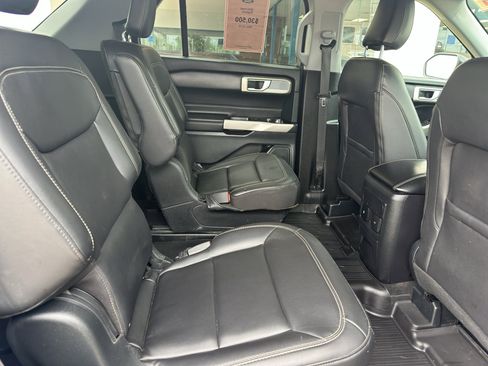 Used 2023 Ford Explorer XLT w/ Equipment Group 202A AWD/4WD image 32