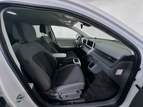 Used 2023 Hyundai Ioniq 5 SE image 31