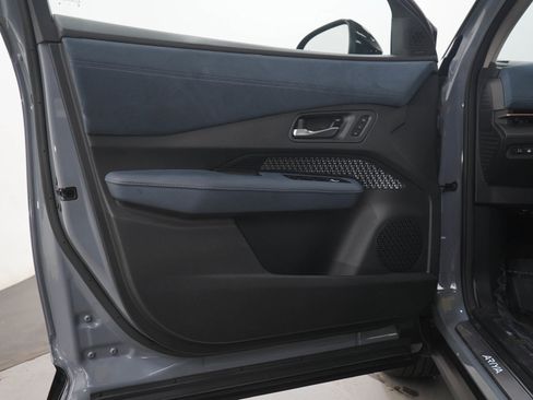 Used 2023 Nissan Ariya AWD/4WD image 20