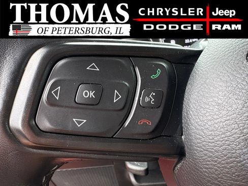 Used 2018 Jeep Wrangler Unlimited Sahara w/ Cold Weather Group AWD/4WD image 14