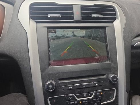 Used 2016 Ford Fusion SE FWD image 6