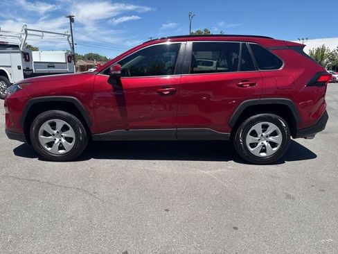 Used 2021 Toyota RAV4 LE AWD/4WD image 2