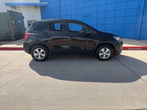 Used 2020 Chevrolet Trax LS w/ Tint and Cruise Package image 6