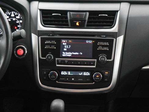 Used 2017 Nissan Altima 2.5 SV FWD image 15