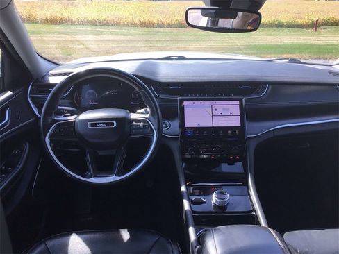 Used 2022 Jeep Grand Cherokee L Limited image 22