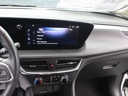 Used 2024 Buick Encore GX Preferred w/ Comfort Package FWD image 33