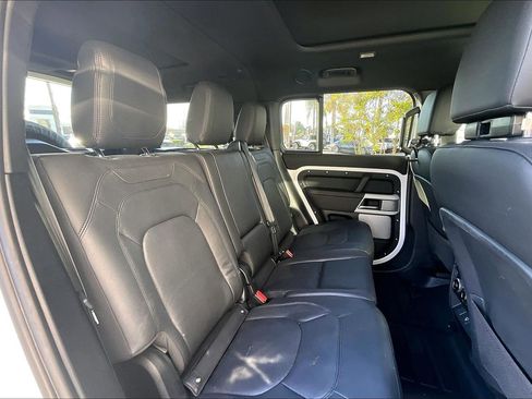 Used 2024 Land Rover Defender 130 S image 27