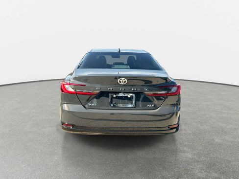 Used 2025 Toyota Camry XLE FWD image 7
