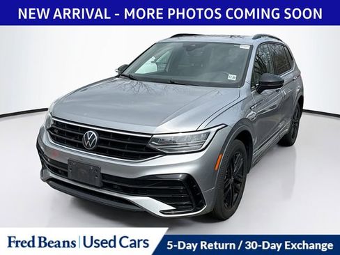 Used 2022 Volkswagen Tiguan SE R-Line image 2