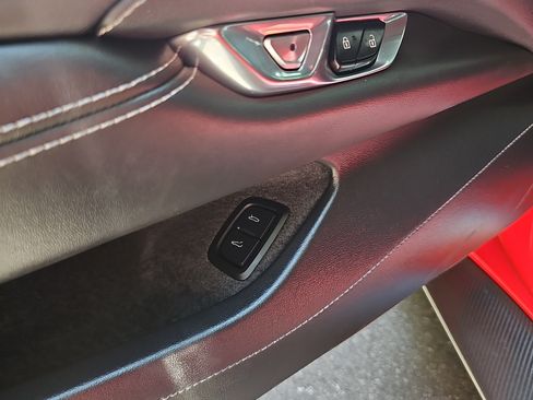 Used 2021 Chevrolet Corvette Stingray Convertible w/ Z51 Performance Package RWD image 17