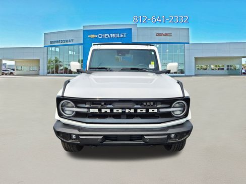 Used 2024 Ford Bronco Outer Banks image 2