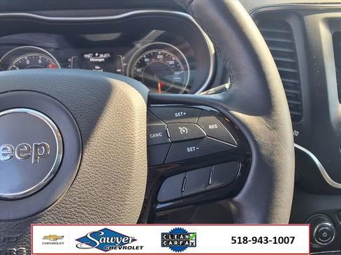 Used 2019 Jeep Cherokee Latitude Plus image 17