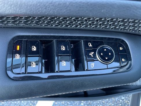 Certified 2024 Nissan Ariya FWD image 9