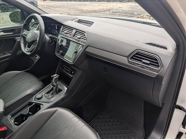 Used 2024 Volkswagen Tiguan SE R-Line AWD/4WD image 14