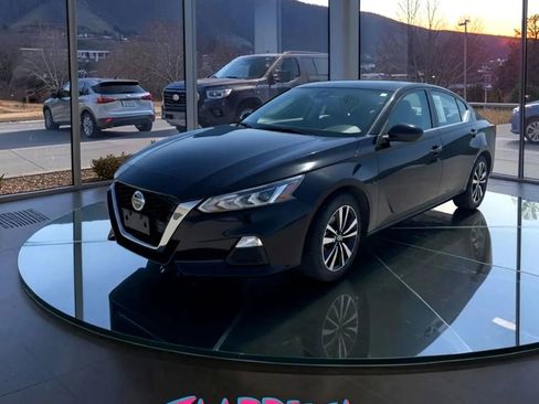 Used 2021 Nissan Altima 2.5 SR FWD image 1