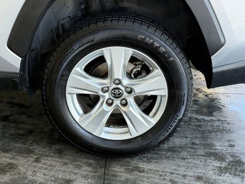 Used 2019 Toyota RAV4 XLE w/ Carpet Mat Package image 15