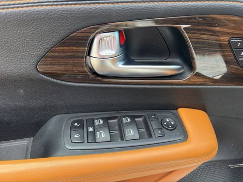 Used 2022 Chrysler Pacifica Pinnacle FWD image 14