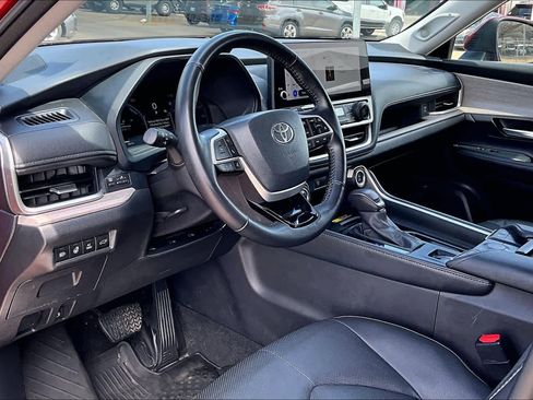 Used 2025 Toyota Grand Highlander AWD Hybrid image 16