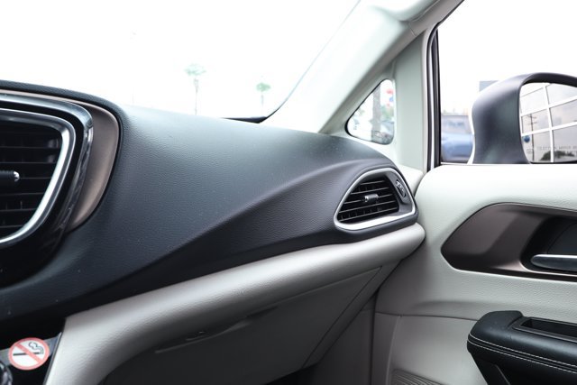 Used 2023 Chrysler Voyager LX FWD image 24