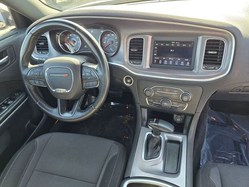 Used 2022 Dodge Charger SXT image 11