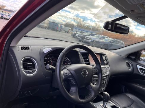 Used 2019 Nissan Pathfinder SL image 13