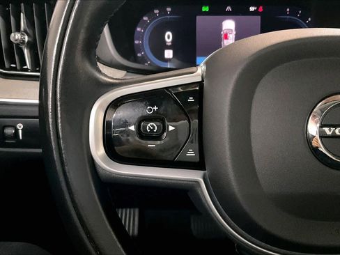 Used 2022 Volvo XC60 B5 Inscription w/ Advanced Package image 19