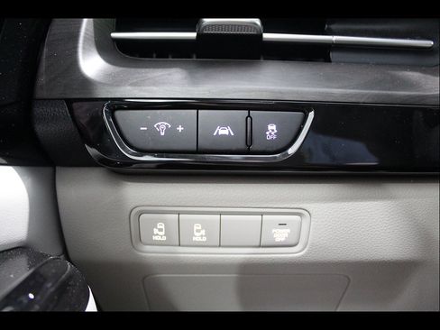 Used 2022 Kia Carnival EX FWD image 27