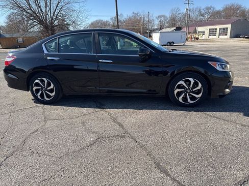 Used 2016 Honda Accord EX image 6