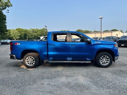 Used 2022 Chevrolet Silverado 1500 LT w/ Z71 Off-Road Package AWD/4WD image 5