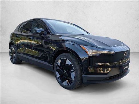 New 2026 Volvo EX30 Plus w/ Protection Package Premier image 7