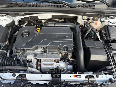 Used 2025 Chevrolet Malibu LT FWD image 32