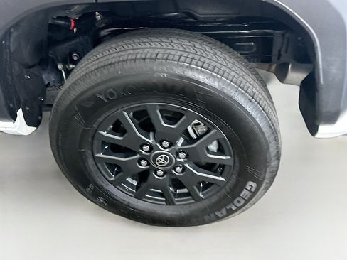 Used 2026 Toyota 4Runner SR5 AWD/4WD image 11