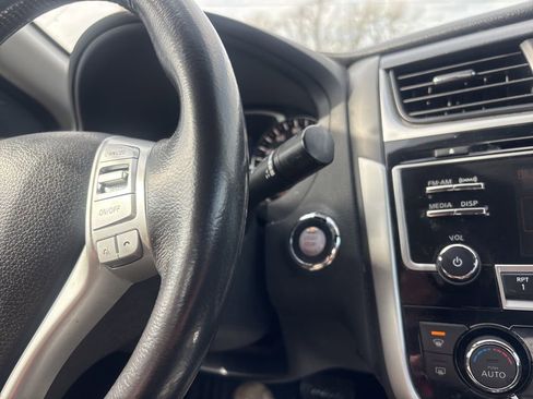 Used 2018 Nissan Altima 2.5 SV image 30