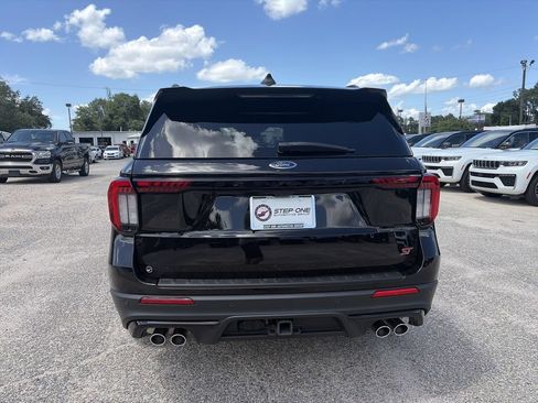 Used 2025 Ford Explorer ST RWD image 5